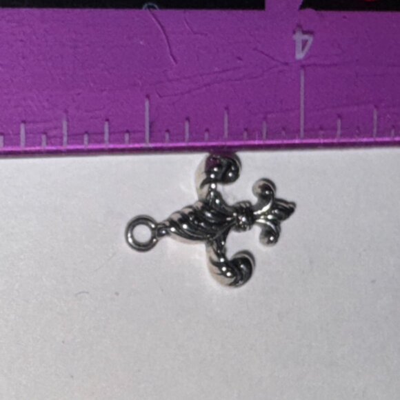 Fleur de Lis Sterling Silver Pendant - Picture 14 of 16